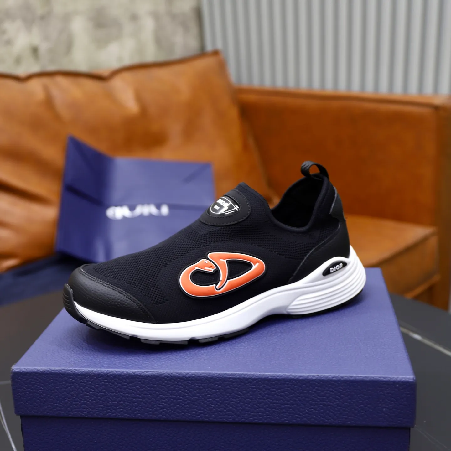 Ex-factory price: 520💰Dior B30’s latest hot model is shipped, the original version is made 1:1 ▪️ Fabric: Original customized fly woven ▪️ Lining: Imported breathable mesh ▪️ Sole: Original molded non-slip outsole ▪️ Size: 38-45 (45 is custom-made and cannot be returned)